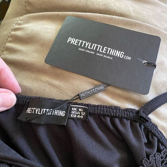 NWT Pretty Little Thing black lace romper size 12 - Picture 4 of 8